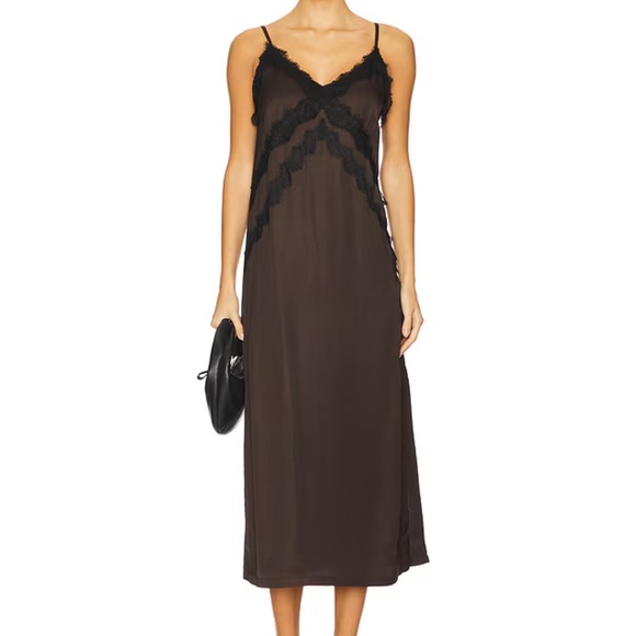 Brown and black lace dress 😍 - Picture 2 of 3